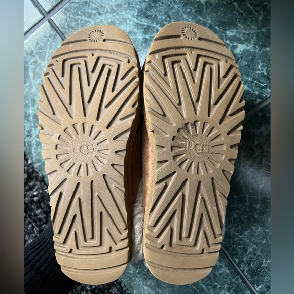Ugg Slippers - Picture 3 of 3